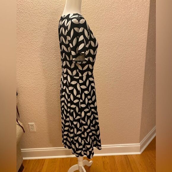 Reborn New York Dress   - Picture 8 of 12